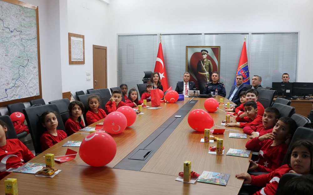 Minik elleriyle atkı ve bere ördüler: Şırnak'ta görev yapan askerlere gönderdiler - 4