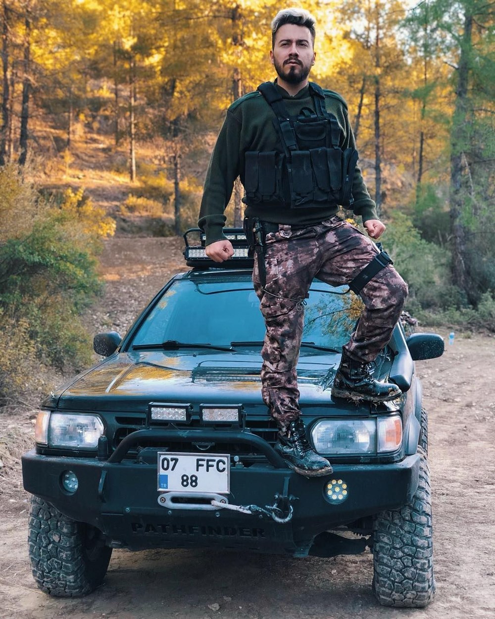 Fenomen Enes Batur 15 Milyon Takipçisini Üzdü YouTube Yasak Koydu