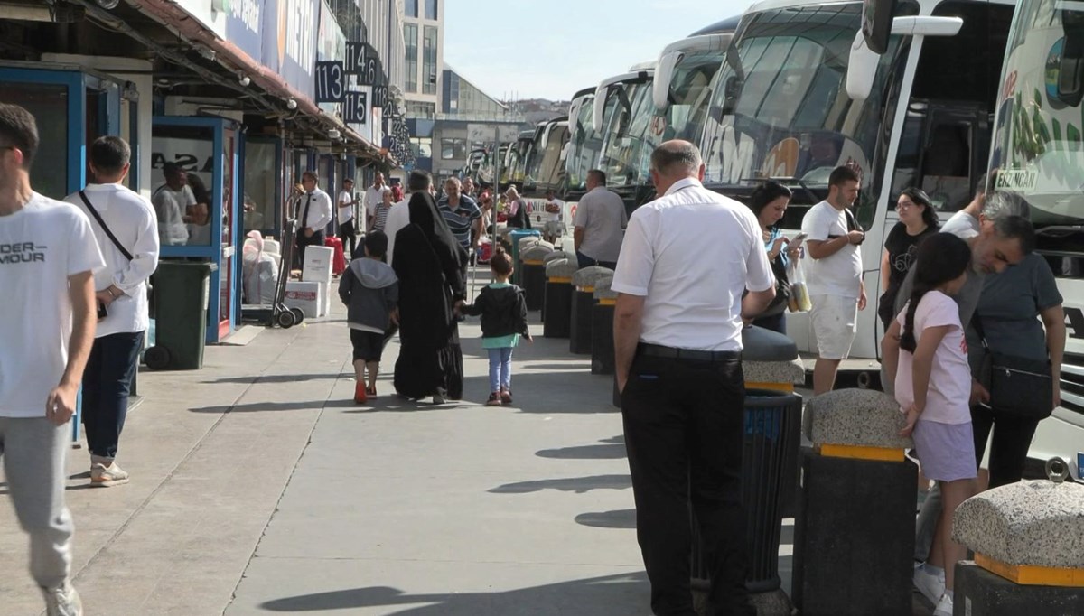 İstanbul otogarında okula dönüş hareketliliği