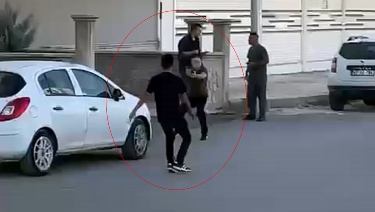 Güvenlik korucusu ev sahibi, kiracı polisi dövüp silahını gasbetti Güvenlik korucusu ev sahibi, kiracı polisi dövüp silahını gasbetti