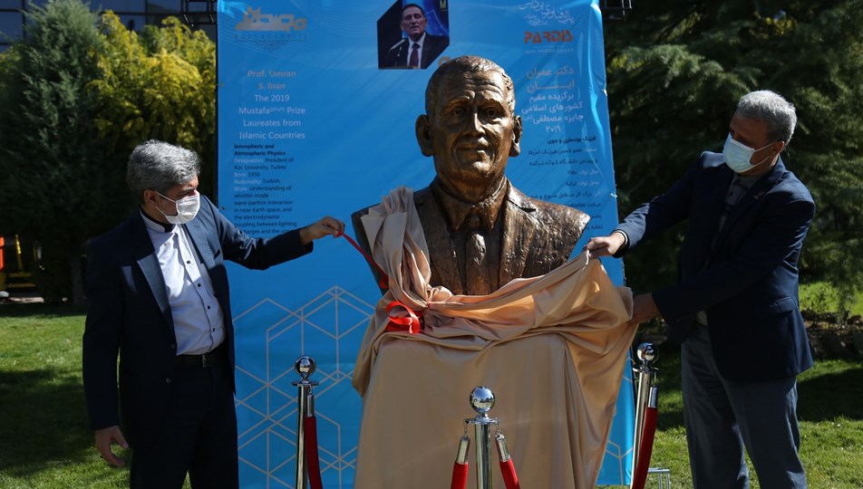 Prof. Dr. Umran İnan'ın büstü Tahran Bilim Parkı'nda açıldı
