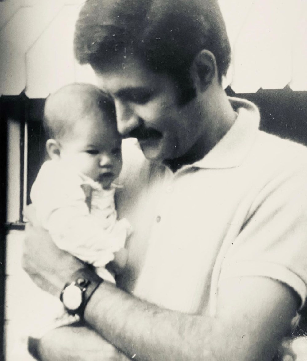 Dilan Çiçek Deniz geçmişe götürdü (Ünlülerin çocukluk ve gençlik halleri) - 198