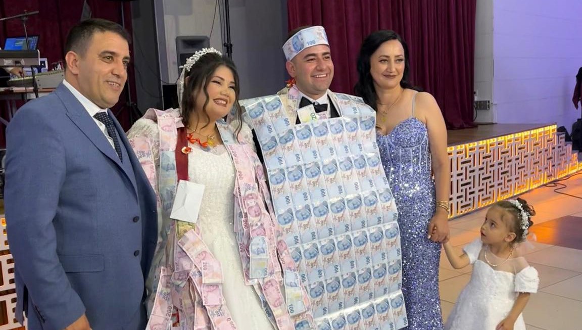 Damada paradan yelek giydirdiler