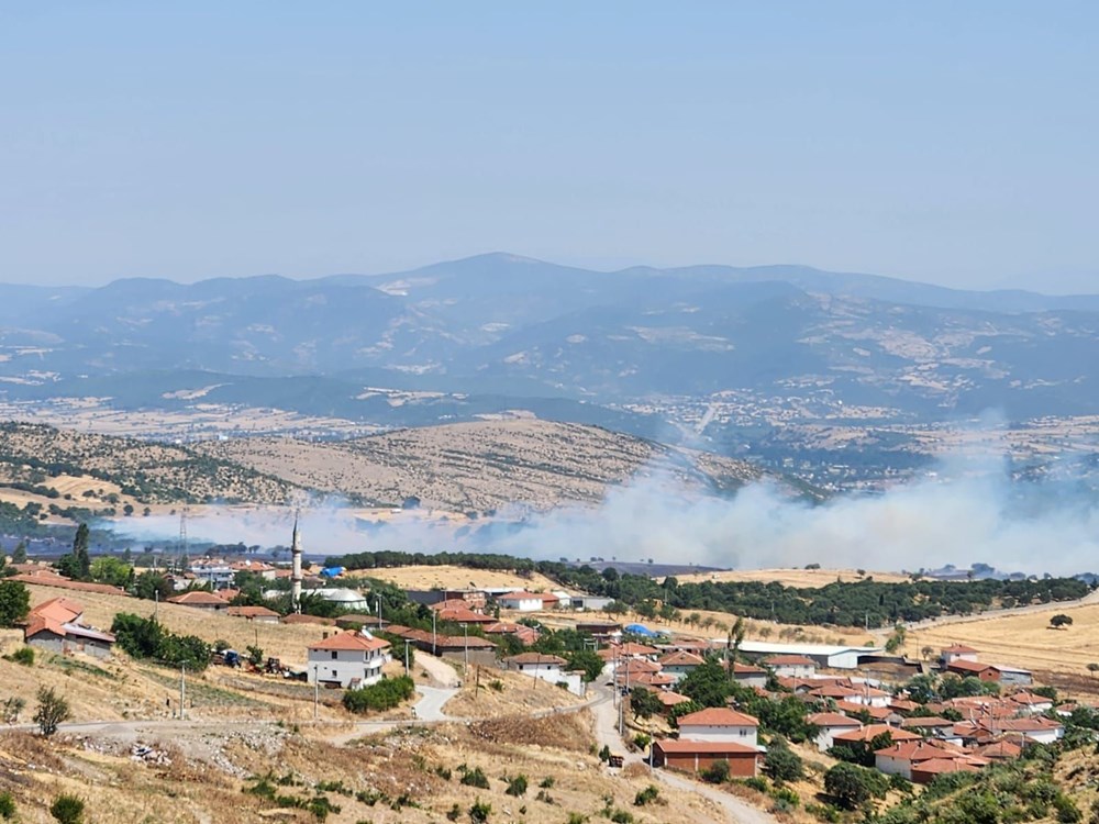 Manisa'da orman yangını: Ekiplerin müdahalesi devam ediyor - 14