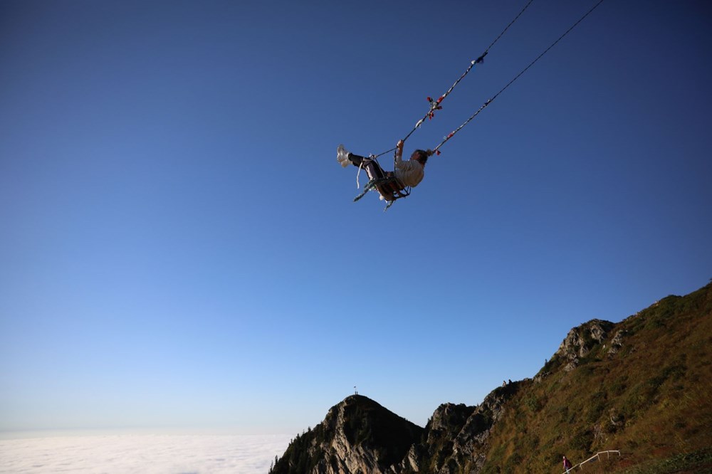 2 bin 700 metredeki yaylada, kayıkta'Titanic pozu' veriyorlar - 7