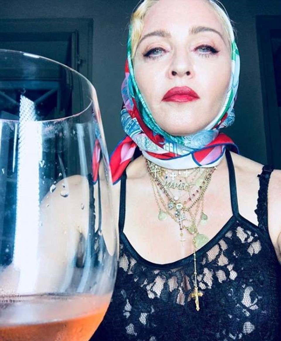 Madonna'dan eşarplı paylaşım - 1