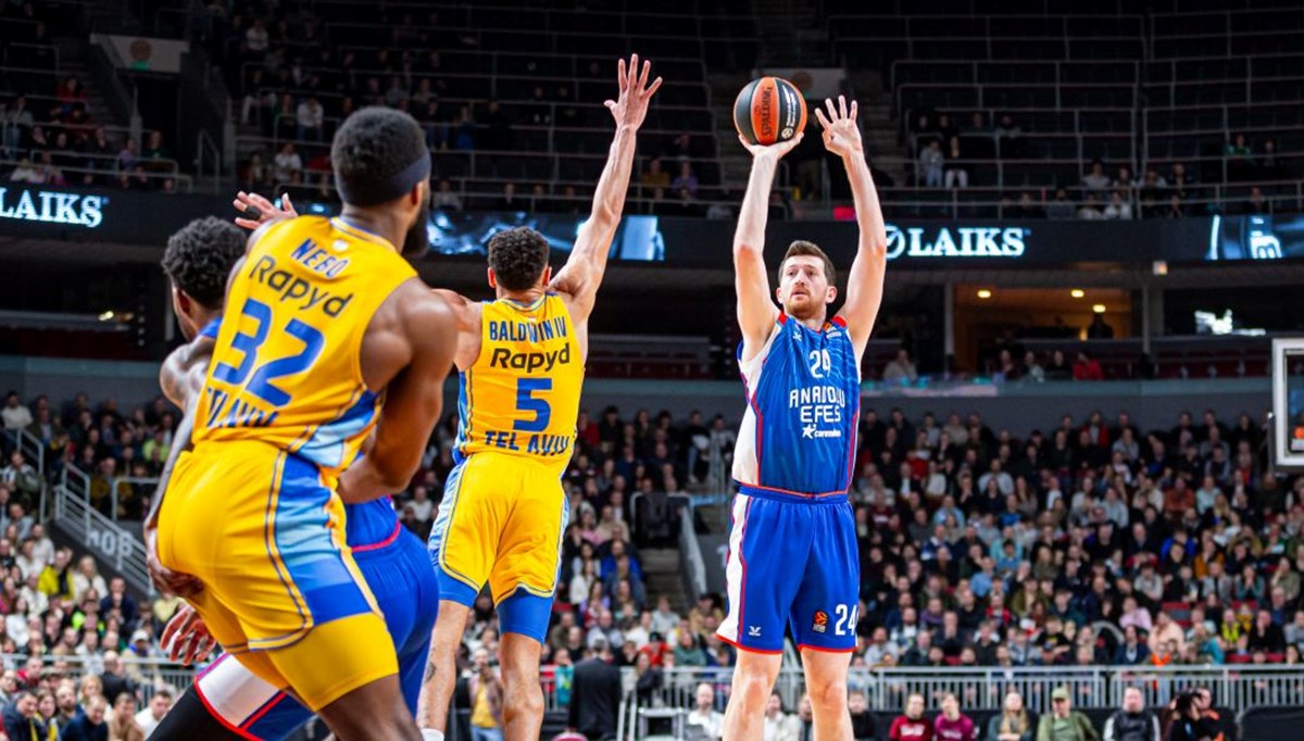 Anadolu Efes'ten Maccabi Playtika Tel Aviv'e geçit yok Anadolu Efes'ten Maccabi Playtika Tel Aviv'e geçit yok