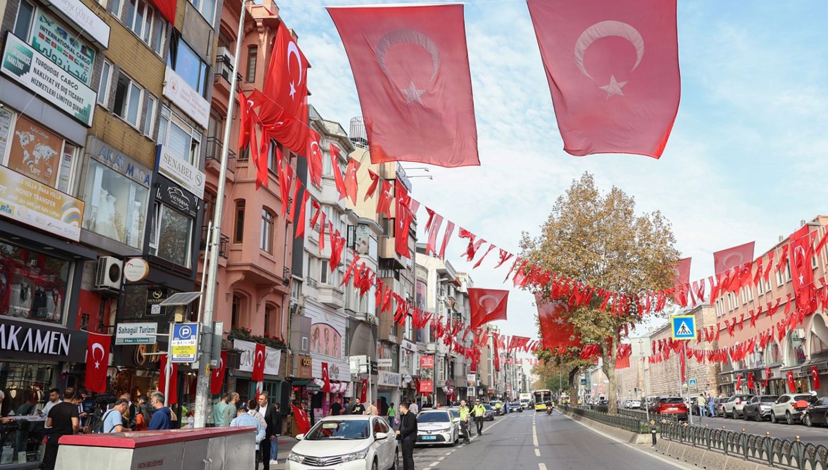 İstanbul'da Cumhuriyet Bayramı hazırlıkları İstanbul'da Cumhuriyet Bayramı hazırlıkları