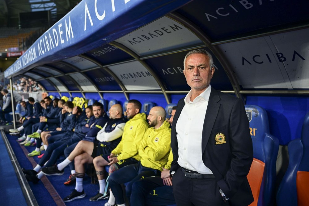 Jose Mourinho'ya Fenerbahçe'nin eski yıldızından takviye: "Devam ederse görürsünüz" 73