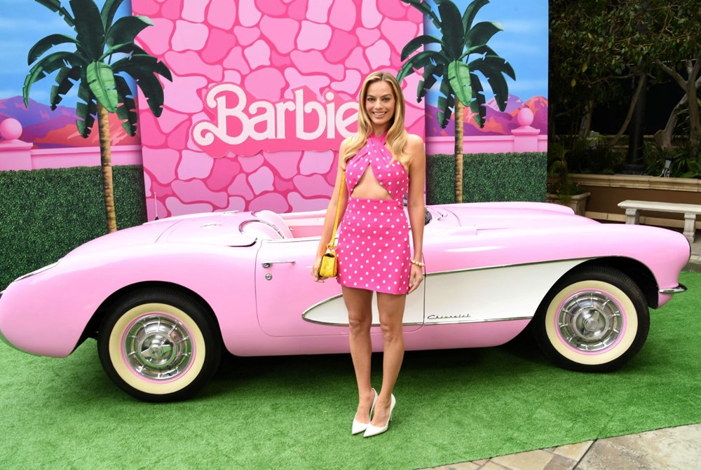 Margot Robbie gerçek hayatta da "Barbie" oldu - 5