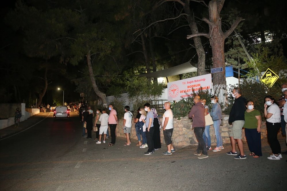 Bodrum'da aşı kuyruğu - 1
