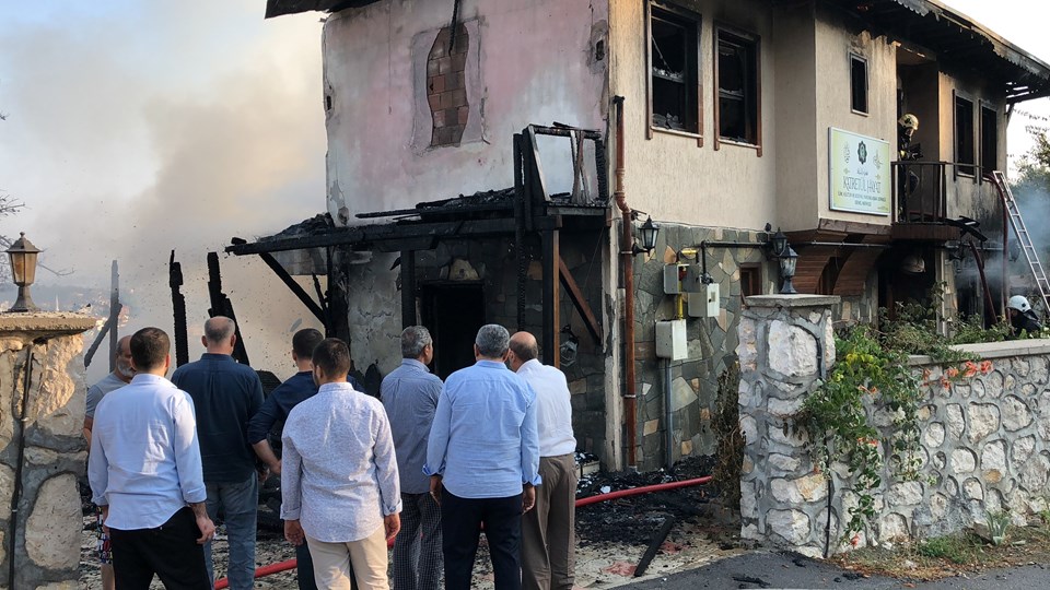 Bursa'da dernek binasında yangın - 3