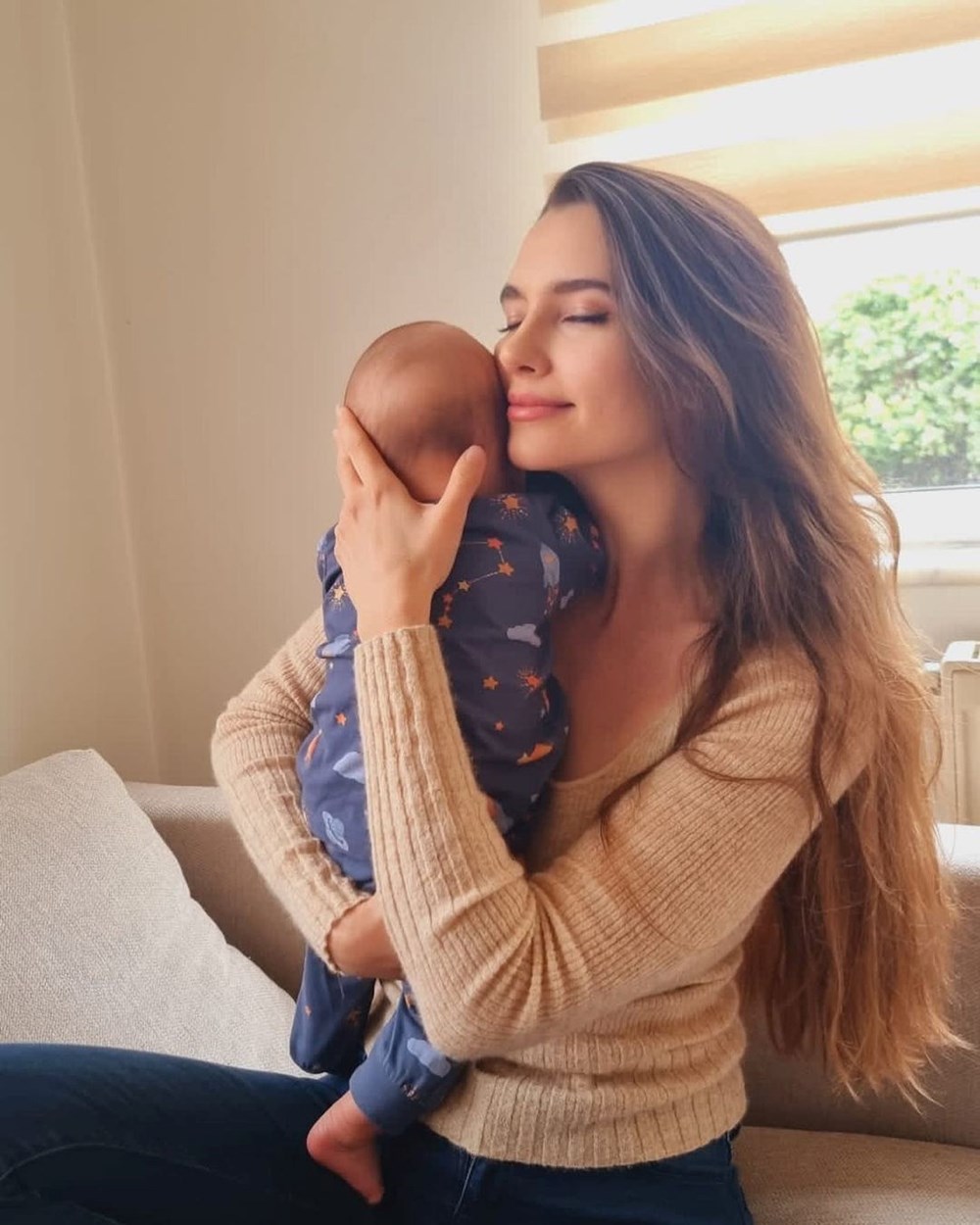 Leyla Lydia Tuğutlu ile oğlu Evren'den ilk poz - 4