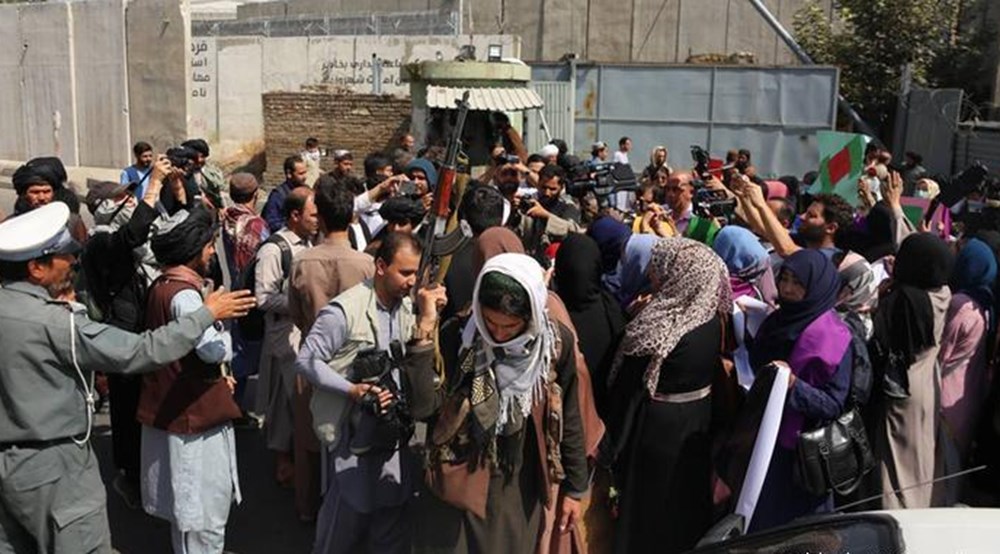 Kabil’de kadınlardan protesto: Taliban bizi evde tutamazsın - 9