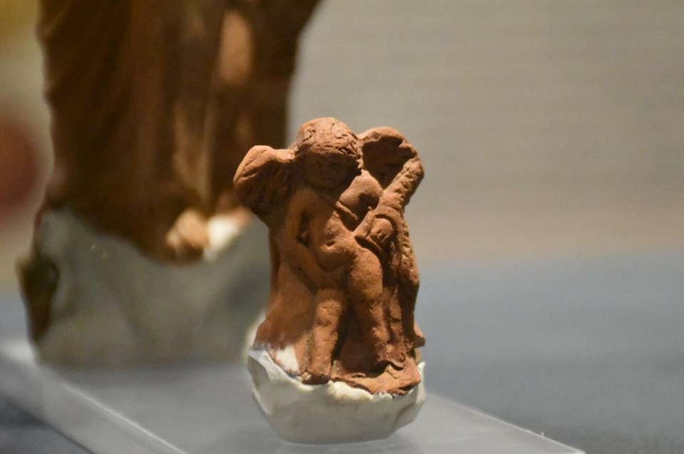 2 bin 300 yıllık 'Eros' figürü ilk kez İzmir Arkeoloji Müzesi'nde sergileniyor - 1