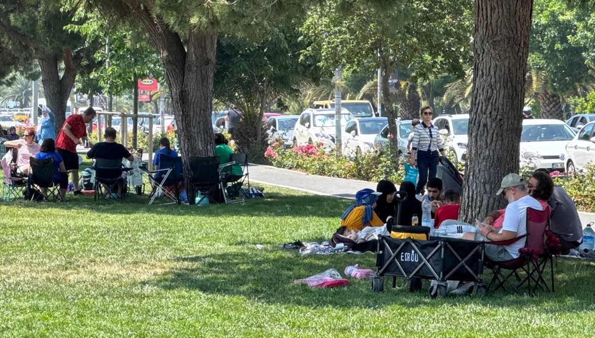 İstanbul'da bayramın son günü vatandaşlar sahil ve parklara akın etti