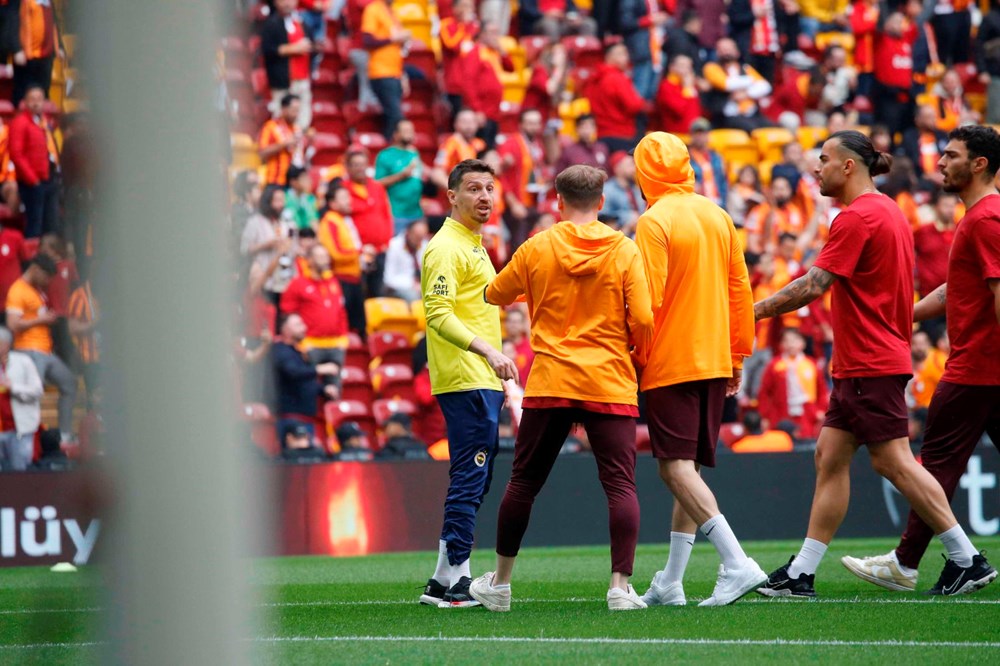 Galatasaray-Fenerbahçe derbisi öncesi futbolcular arasında kavga - Son  Dakika Spor Haberleri | NTV Spor&Skor