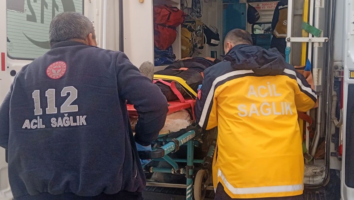 Adıyaman'da otomobilin çarptığı yaya yaralandı Adıyaman'da otomobilin çarptığı yaya yaralandı