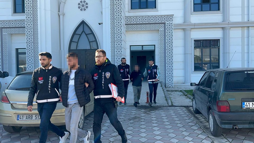 Okul bahçesinde veliye bıçaklı saldırı - 2