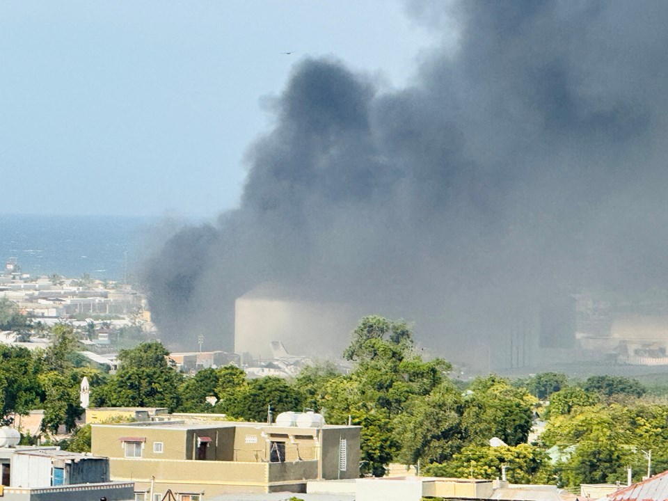 Somali'de askeri helikopter düştü - 1