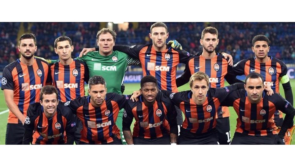 Shakhtar otobüsünü durduran holiganlar, futbolcuları tehdit ettiler