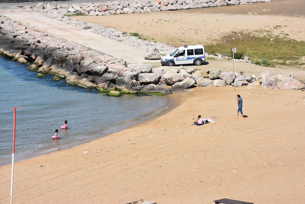 Sinop’ta denize giren Almanya vatandaşı aileye polis engeli - 3