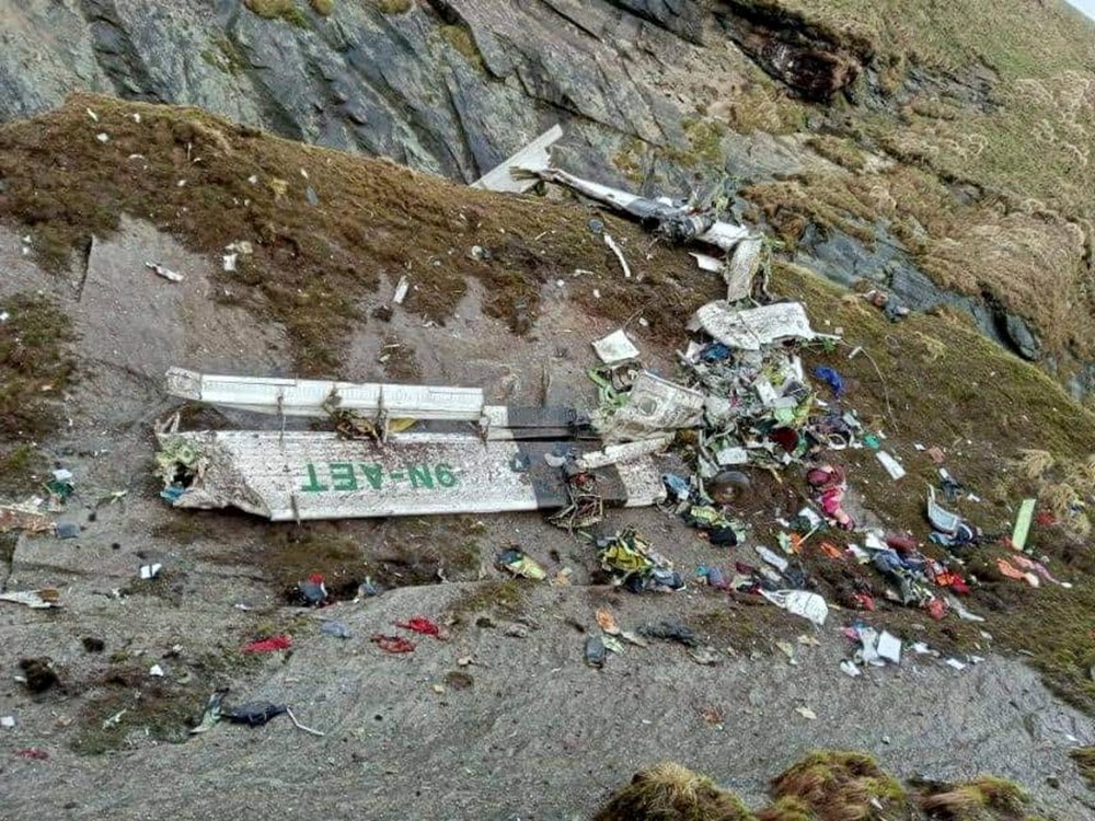 Nepal'de kaybolan uçağın enkazı bulundu: 16 kişinin bedenine ulaşıldı - 4