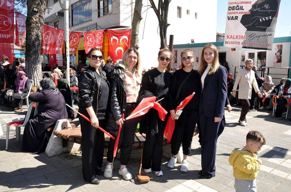 22 yaşındaki Zeynep, Türkiye'nin en genç bağımsız belediye başkanı oldu - 4