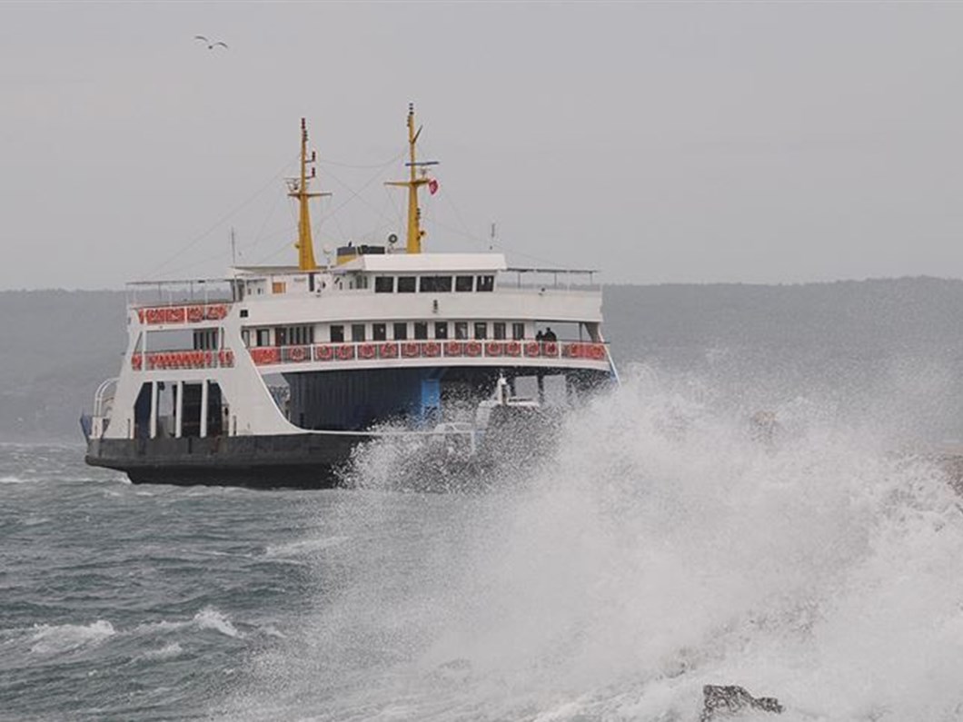 Bozcaada Feribot Seferlerine Firtina Engeli Ntv