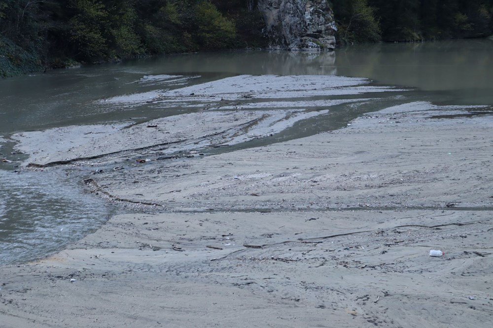 Uzungöl çamurgöl olacak | 35 metre olan su seviyesi 4 metreye düştü - 8