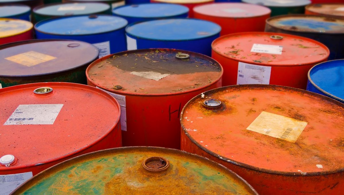 Nijerya'da 1,2 milyon litre çalıntı petrol ele geçirildi Nijerya'da 1,2 milyon litre çalıntı petrol ele geçirildi