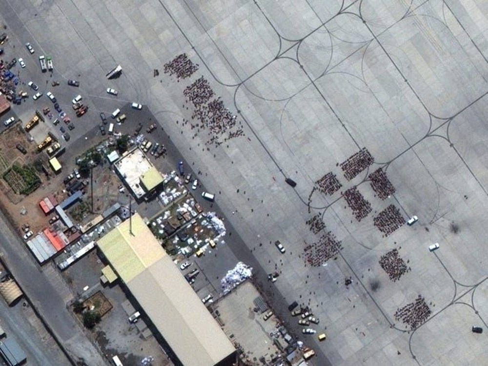 Kabil Havalimanı’ndaki kalabalık uydu görüntülerine yansıdı - 5