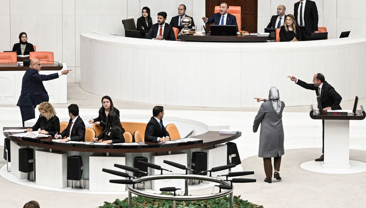 Meclis'te yeni dönemin ilk polemiği | AK Parti ile İYİ Parti arasında Meclis'te yeni dönemin ilk polemiği | AK Parti ile İYİ Parti arasında