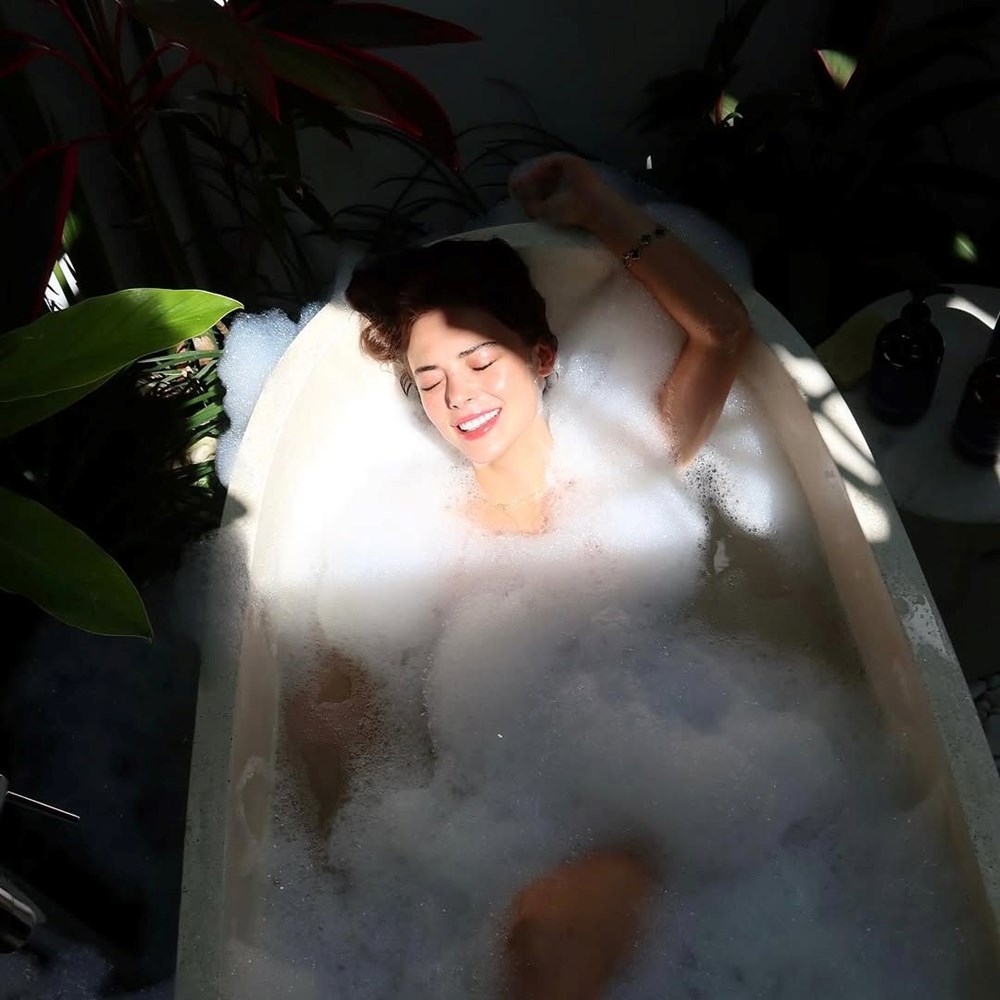 Rabia Soytürk'ün küvet pozları gündem olmuştu: Kimin çektiğini açıkladı 77 SdAI qiCD02JNoMwlfZ Qg