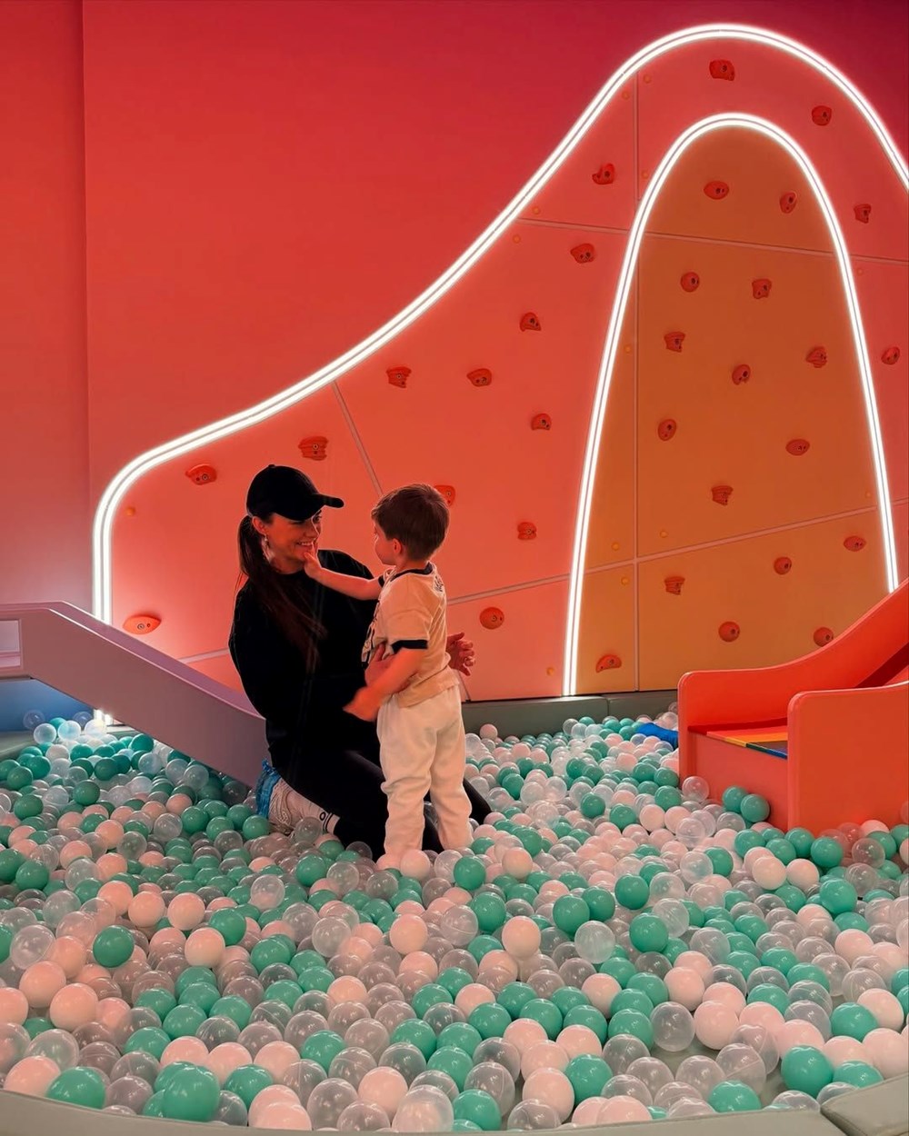 Oyuncu Hande Soral'dan mutlu aile pozları - 5