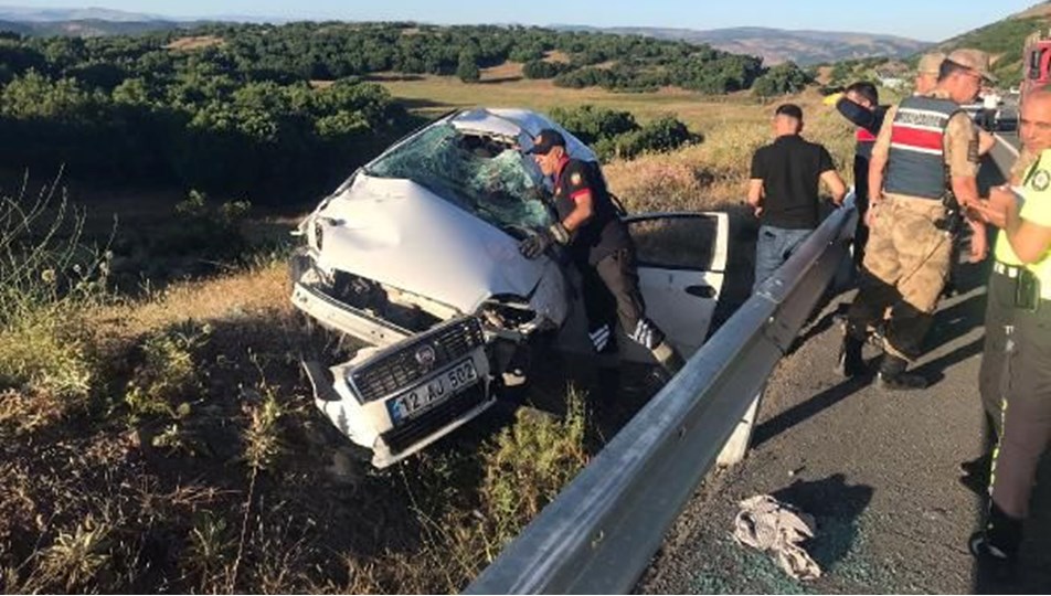 Bingöl'de otomobil takla attı: 1 ölü, 2 yaralı