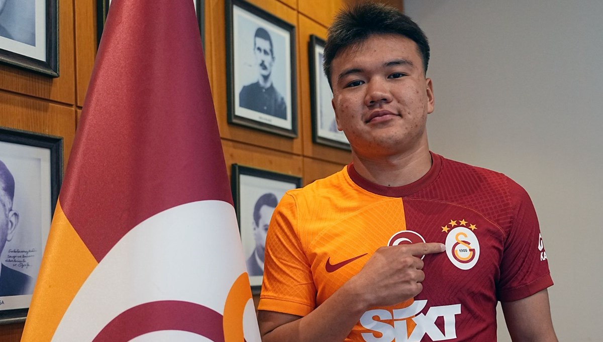 Galatasaray, Beknaz Almazbekov ile sözleşme uzattığını duyurdu