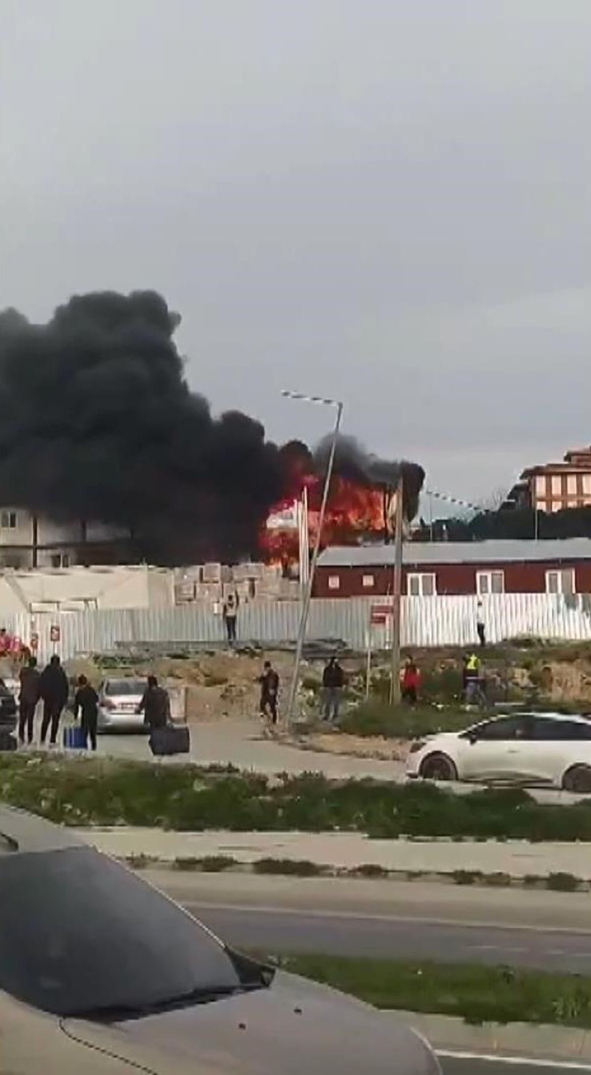 İstanbul'da işçi konteynerinde yangın