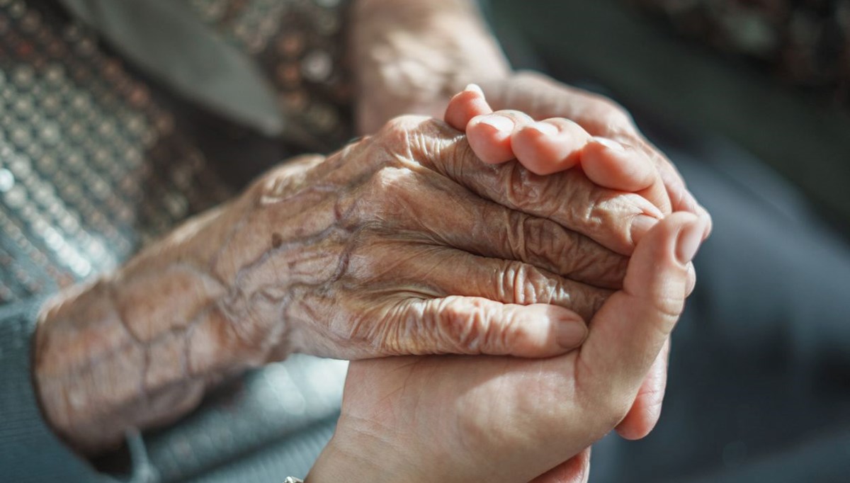 Bilim insanları anahtar geni buldu: Yaşlanmayı tersine çevirecek