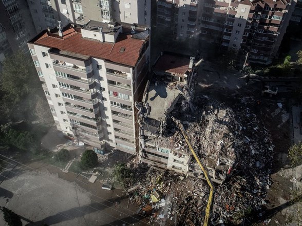 izmir de konutlarin yarisinin dask i yok