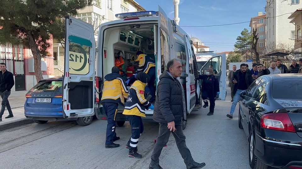 15 yaşındaki çocuk sokak ortasında pompalı tüfekle vuruldu - 1