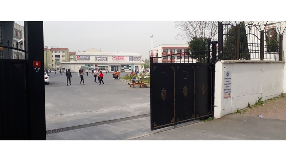 İstanbul'da lisede bıçaklı kavga: 1 yaralı