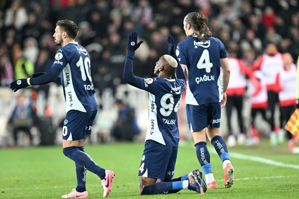Üç puan üç golle geldi, Fenerbahçe Sivas'ta yanılgı yapmadı (Maç özeti) 77 ShtG1eU9GEOC0kTfQLoQdA