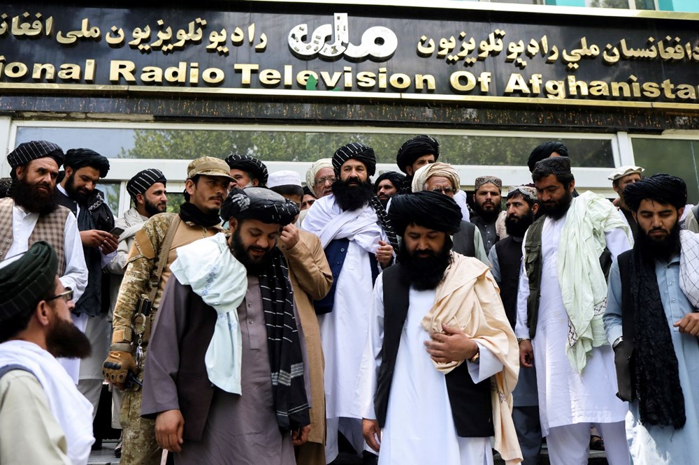 Taliban: 'Yaramaz' kadınları evde tutmaya devam edeceğiz - 11