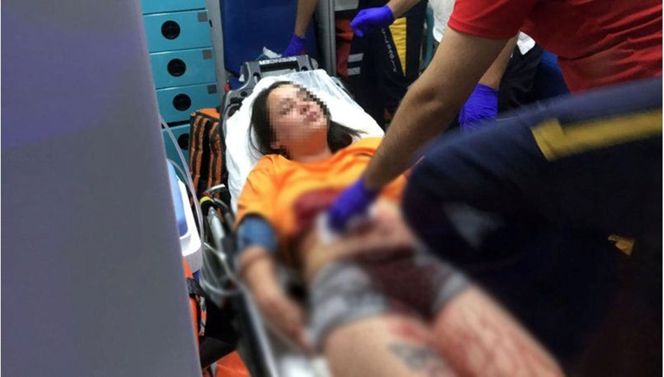 Kanlar içinde bulunan kadın: Bıçağın üstüne düştüm