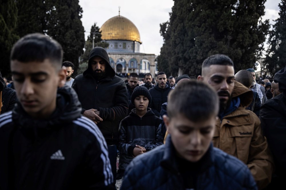 Mescid-i Aksa'da bayram sabahı | 60 bin Müslüman namaz kıldı - 2