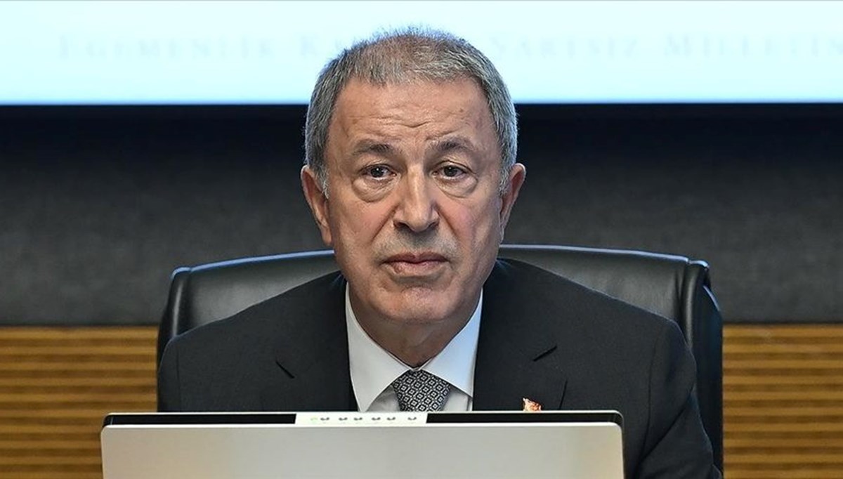 Hulusi Akar'dan, Özgür Özel'e 100 bin liralık tazminat davası Hulusi Akar'dan, Özgür Özel'e 100 bin liralık tazminat davası