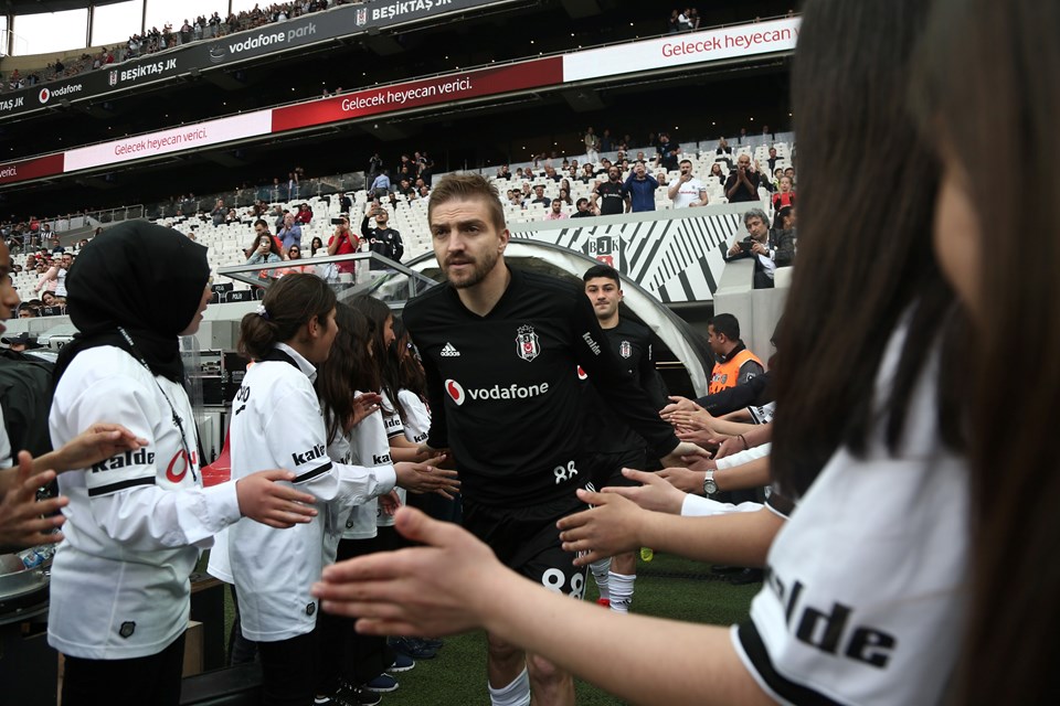 Beşiktaş-MKE Ankaragücü maçında çocuk istismarına tepki - 2