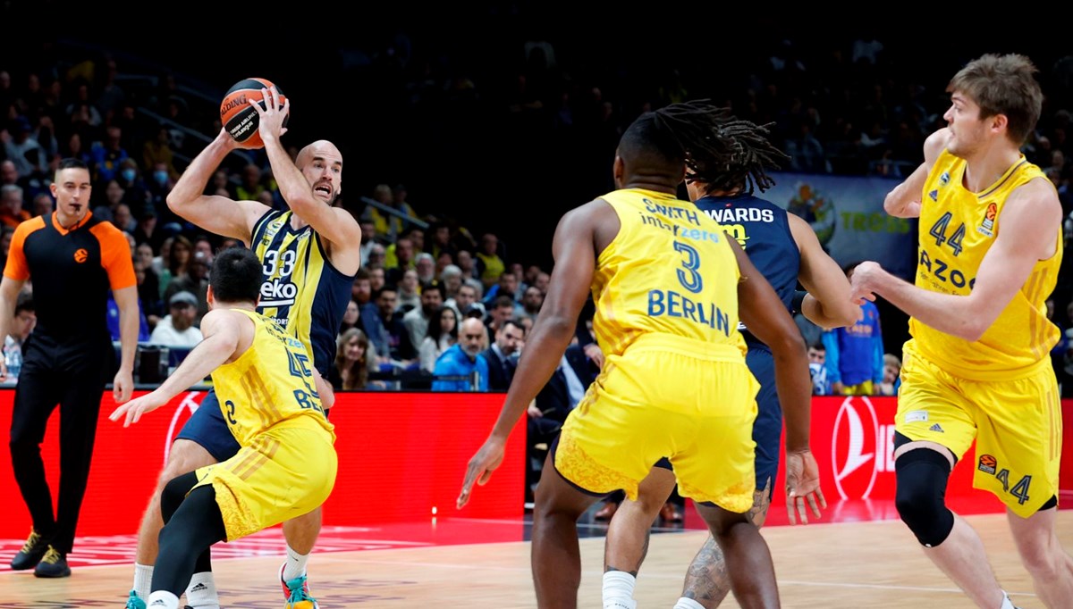 Fenerbahçe Beko, ALBA Berlin'i farklı yendi