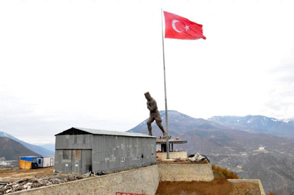 İşte Türkiye'nin en büyük Atatürk heykeli - 1